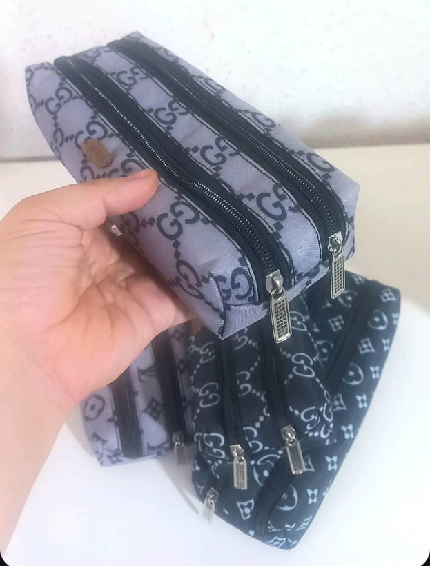 جامدادی دوزیپ طرح ال وی طوسی